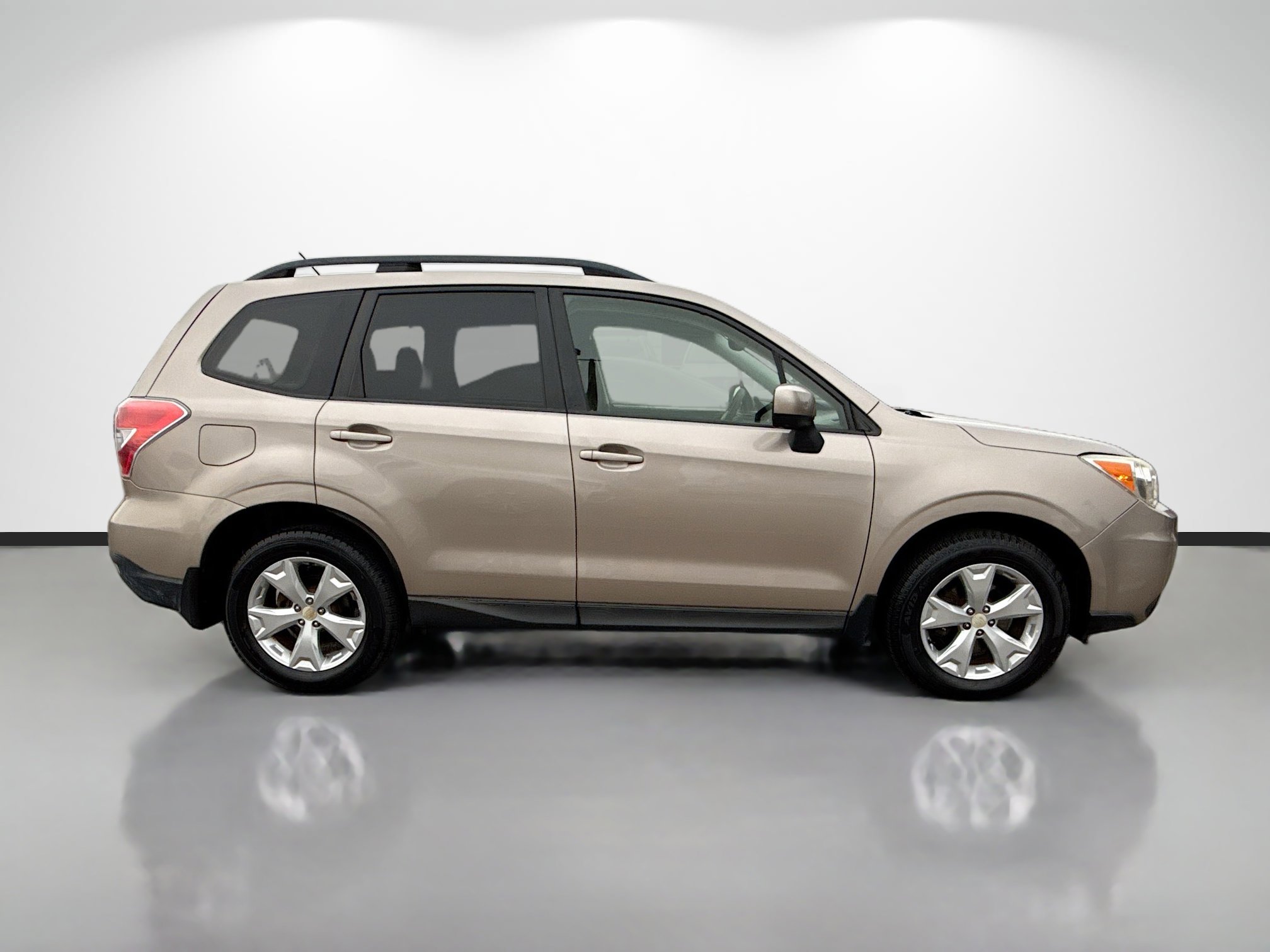 Used 2014 Subaru Forester 2.5i Premium w/ Popular Package #2 image 2