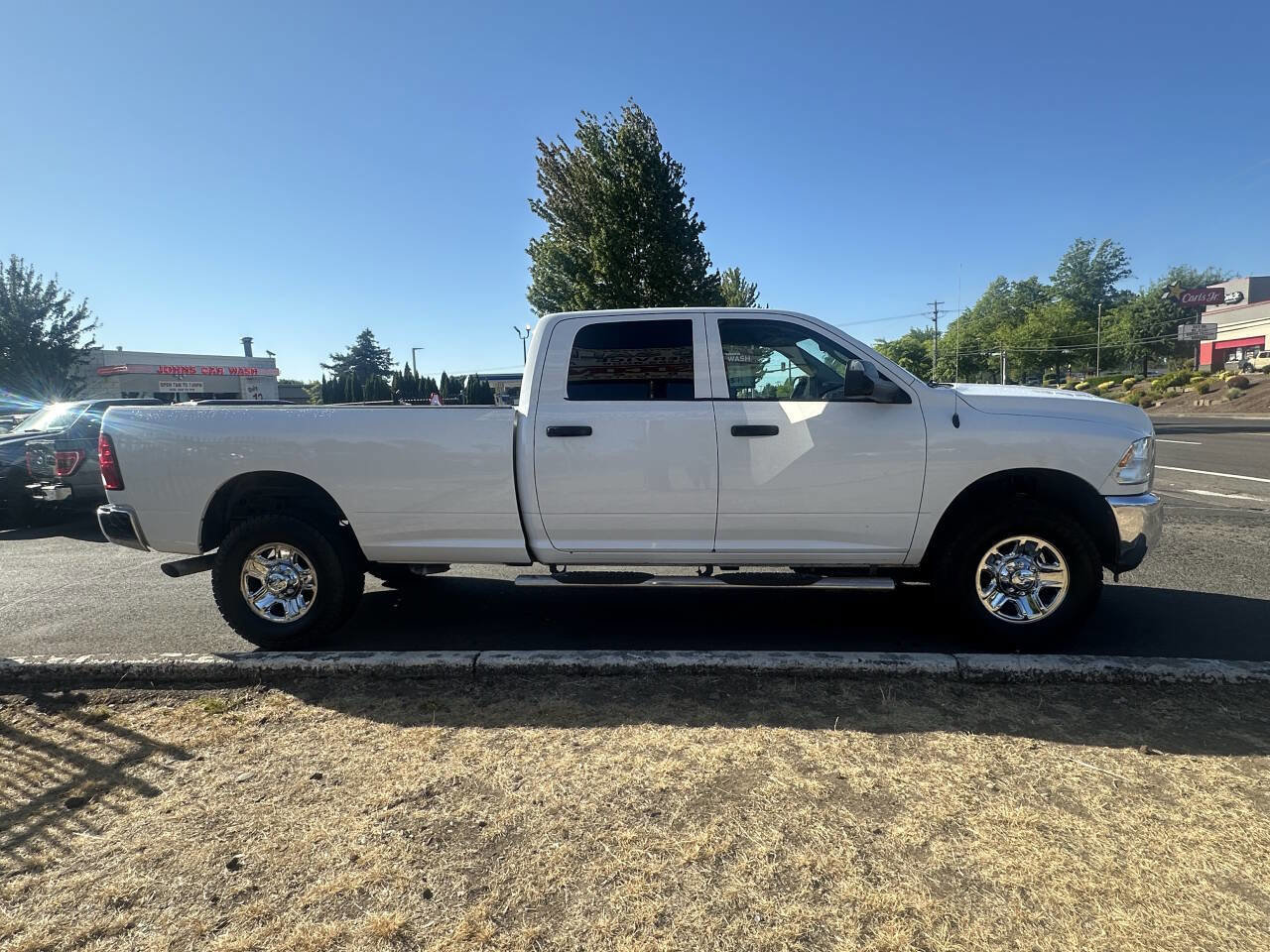 Used 2018 RAM 2500 Tradesman w/ Chrome Appearance Group image 4