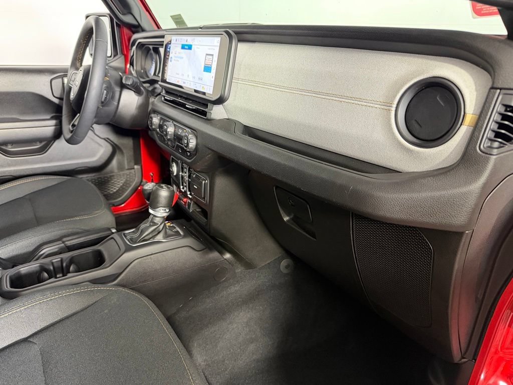 Used 2024 Jeep Wrangler Unlimited AWD/4WD image 27