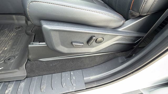 New 2026 Ford F350 Lariat w/ Black Appearance Package image 24