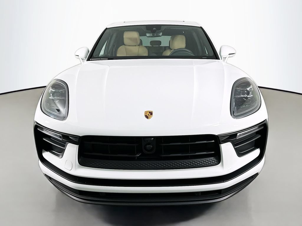 Certified 2026 Porsche Macan AWD/4WD image 6