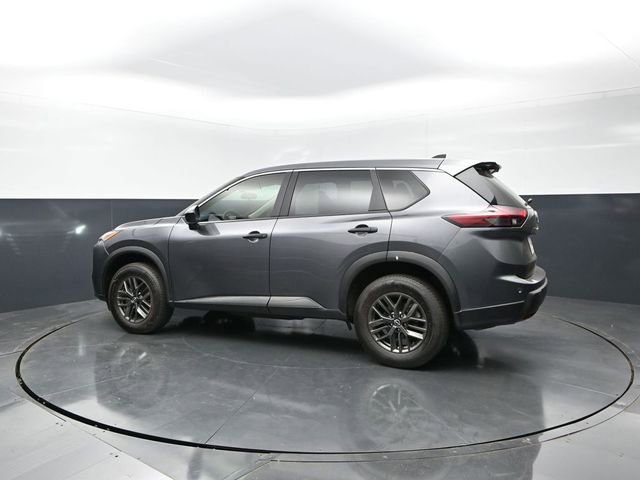 Used 2025 Nissan Rogue S FWD image 2