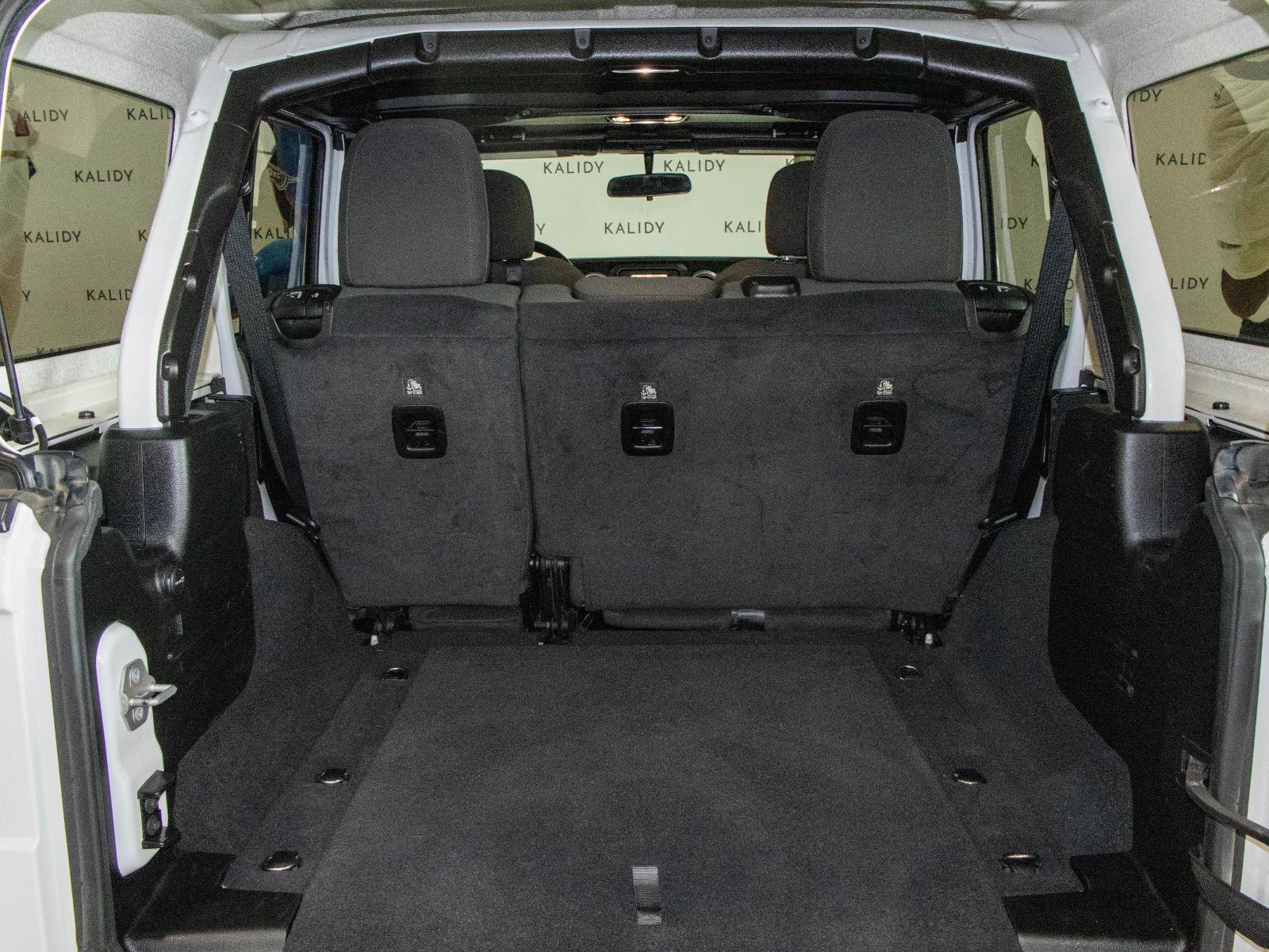 Used 2020 Jeep Wrangler Unlimited Sport S image 23
