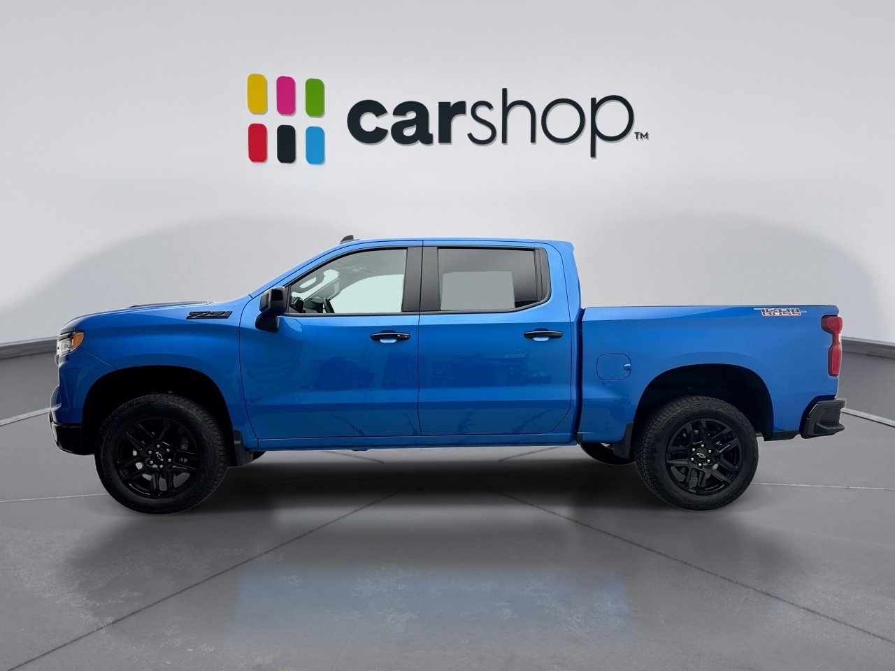 Used 2025 Chevrolet Silverado 1500 LT Trail Boss w/ Convenience Package II AWD/4WD image 2