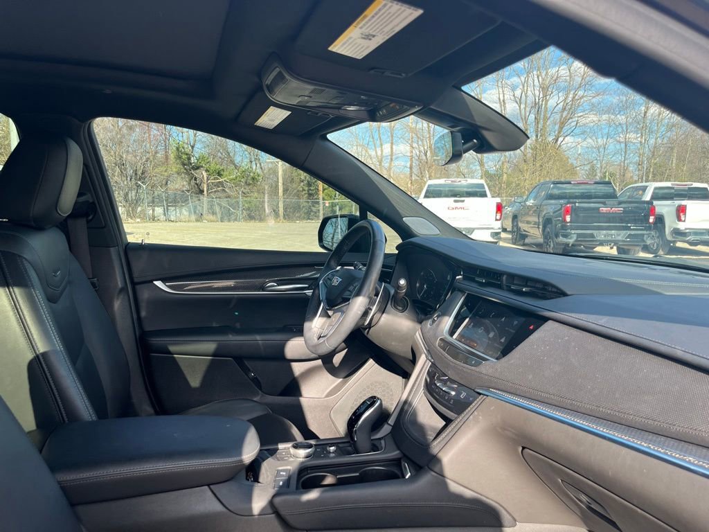 Used 2024 Cadillac XT5 Sportv w/ LPO, Floor Liner Package AWD/4WD image 36