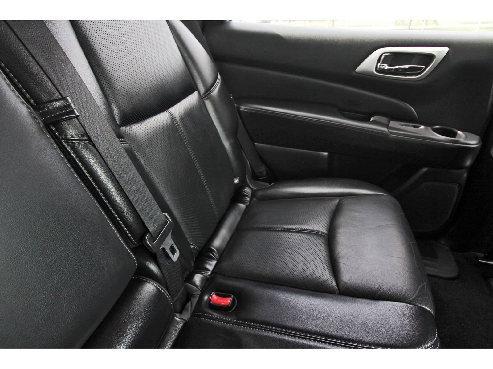 Used 2019 Nissan Pathfinder Platinum FWD image 15