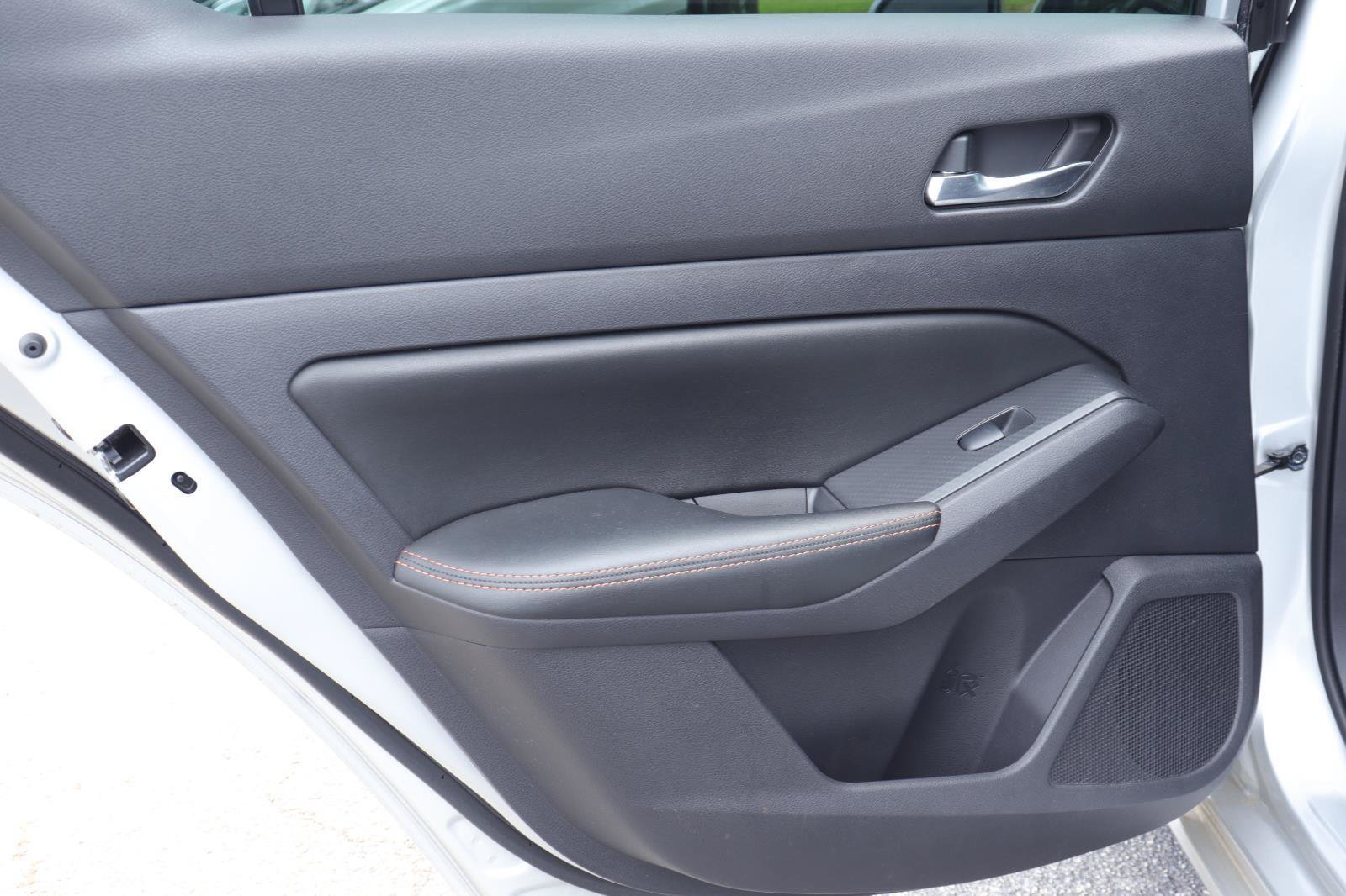 Used 2019 Nissan Altima 2.5 SR FWD image 11