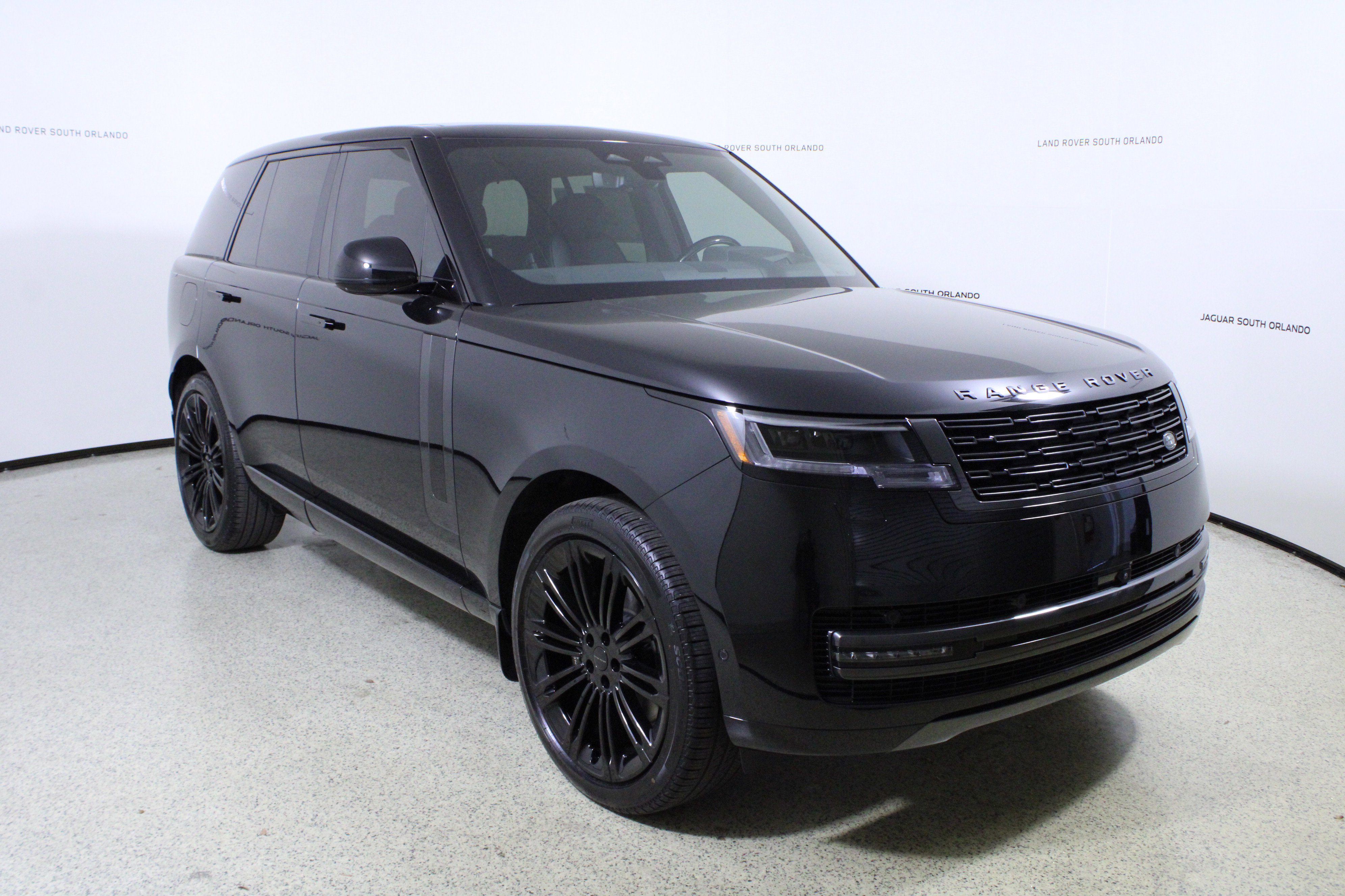 New 2026 Land Rover Range Rover SE image 3