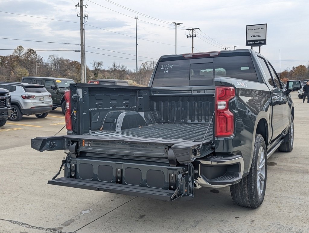 New 2026 Chevrolet Silverado 1500 LTZ w/ LTZ Premium Package image 13
