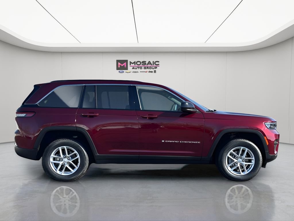 New 2026 Jeep Grand Cherokee Laredo image 2