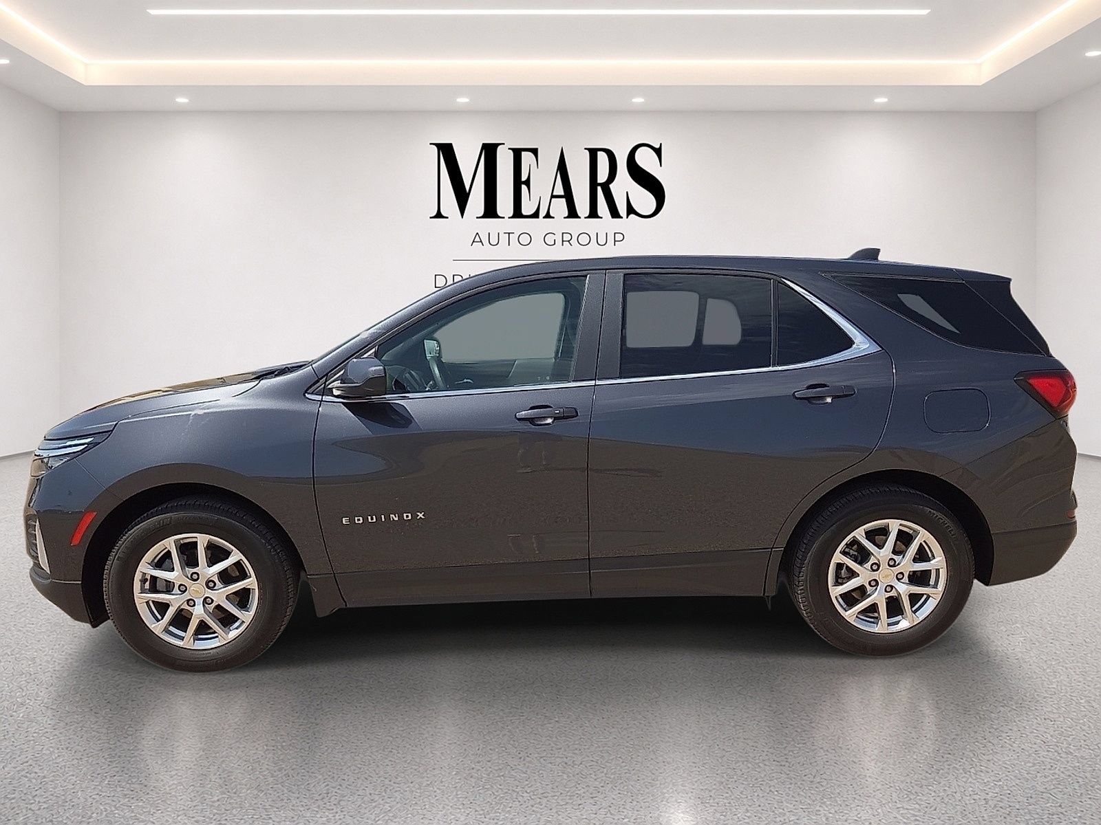 Used 2022 Chevrolet Equinox LT FWD image 2