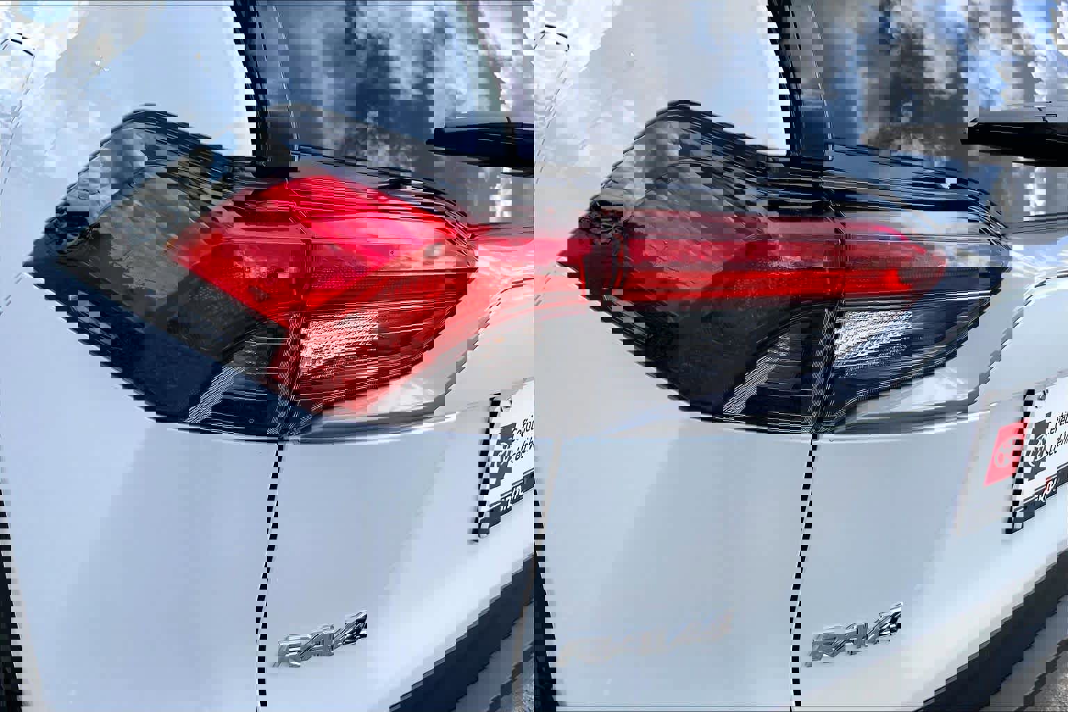 Certified 2025 Toyota RAV4 Limited image 27