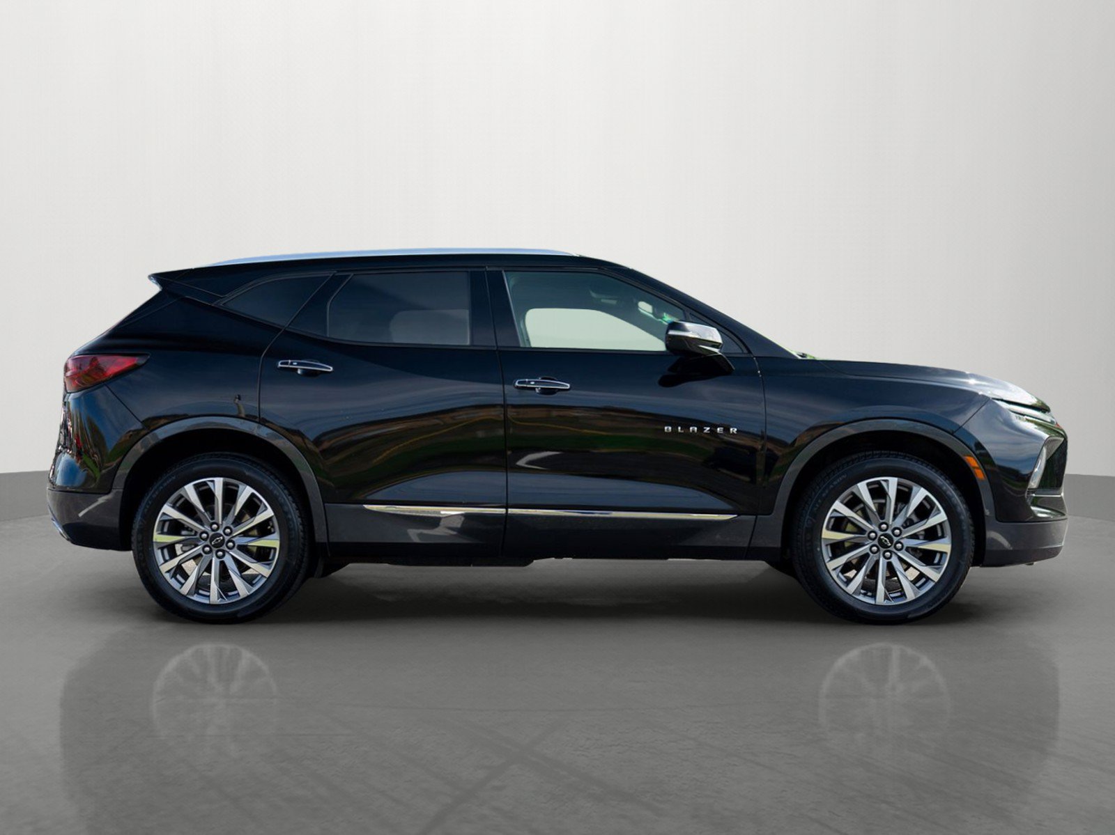 Used 2024 Chevrolet Blazer Premier AWD/4WD image 8