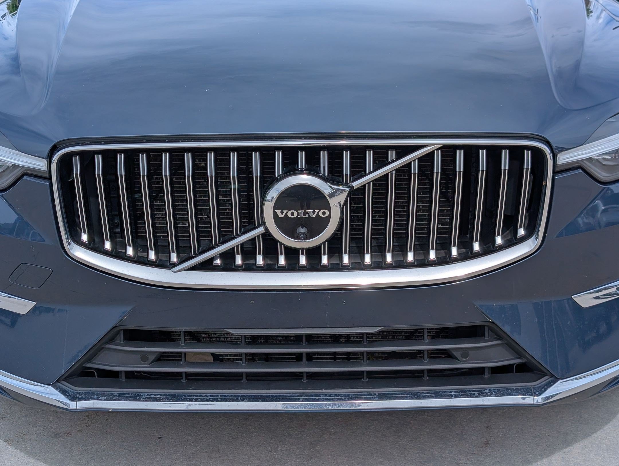 Used 2023 Volvo XC60 B5 Plus AWD/4WD image 10
