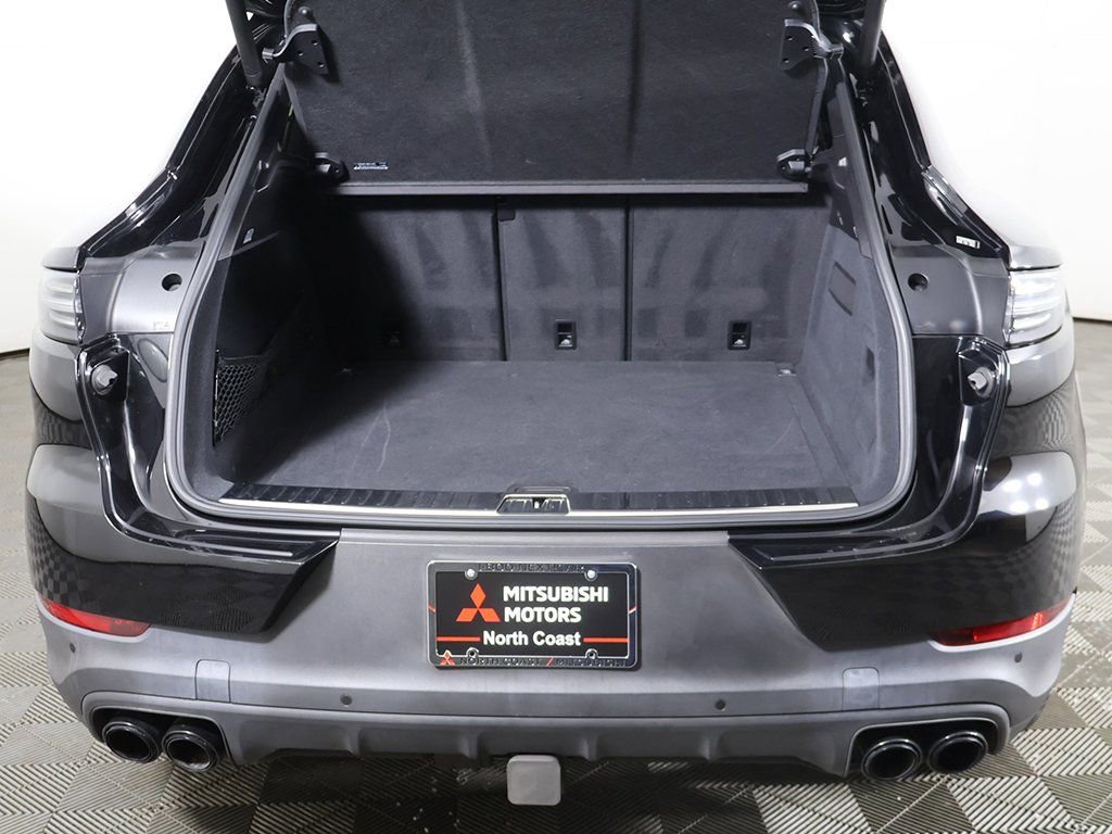 Used 2023 Porsche Cayenne Platinum Edition w/ Premium Package Plus image 19