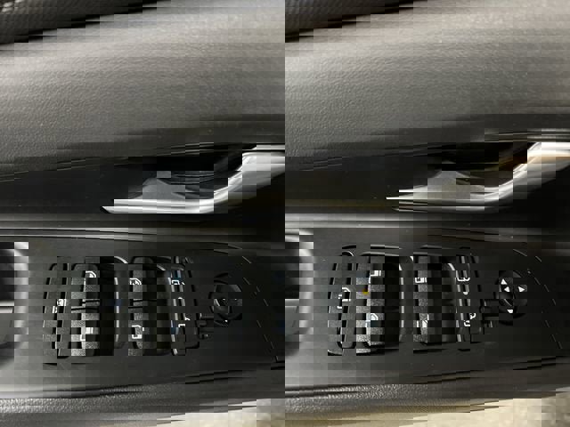 Used 2025 Hyundai Elantra Limited image 23