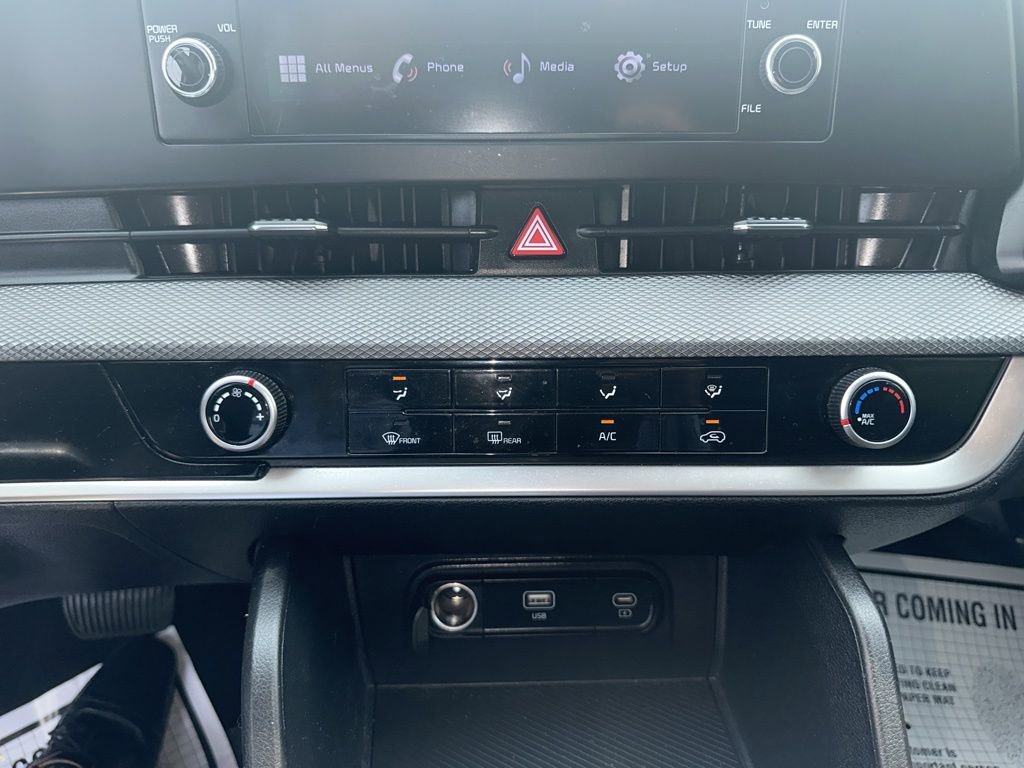 Used 2023 Kia Sportage LX image 12