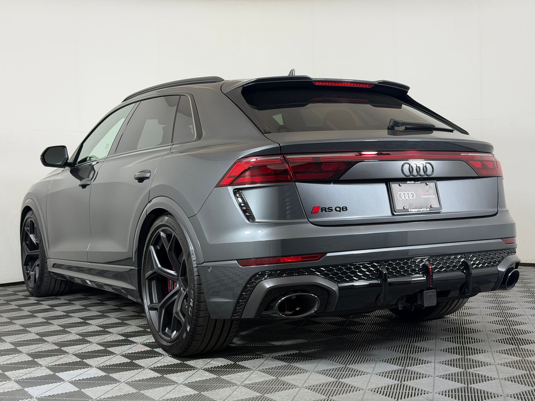 New 2027 Audi RS Q8 performance AWD/4WD image 3
