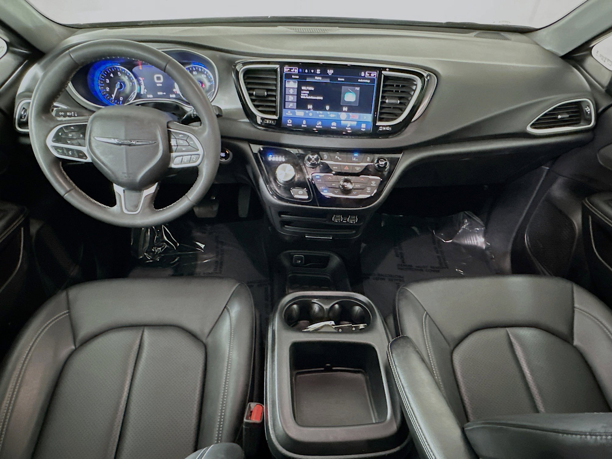 Used 2025 Chrysler Pacifica Select image 27