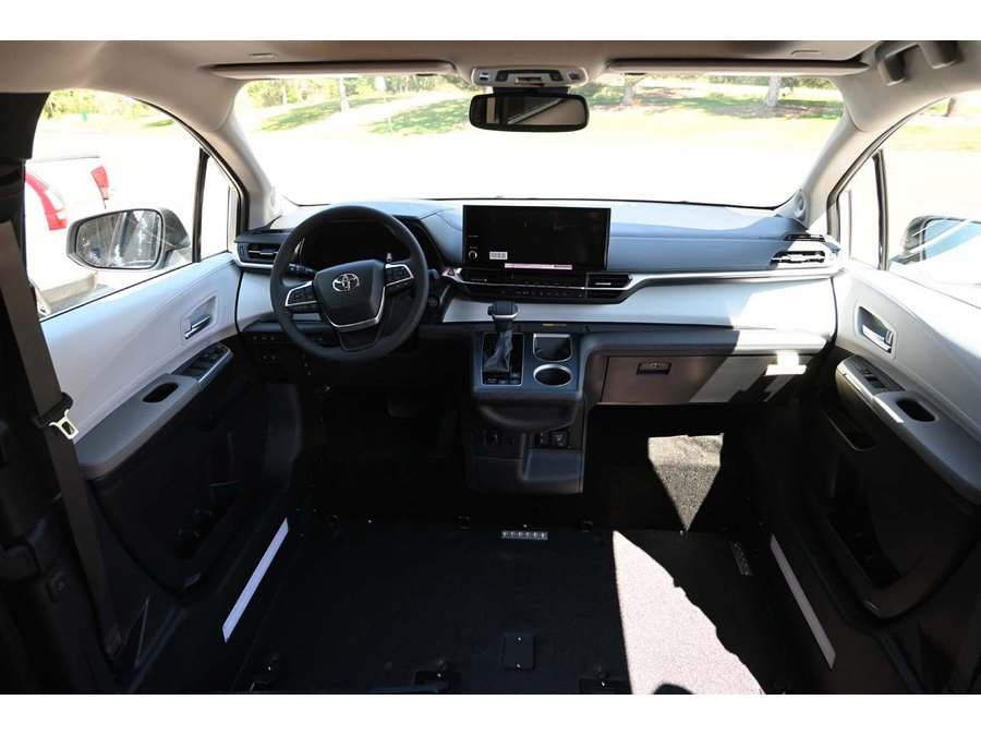 New 2025 Toyota Sienna XLE w/ XLE Plus Package AWD/4WD image 21