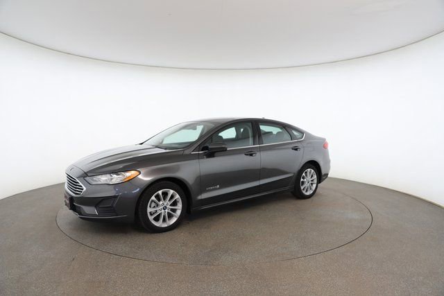 Used 2019 Ford Fusion SE image 3