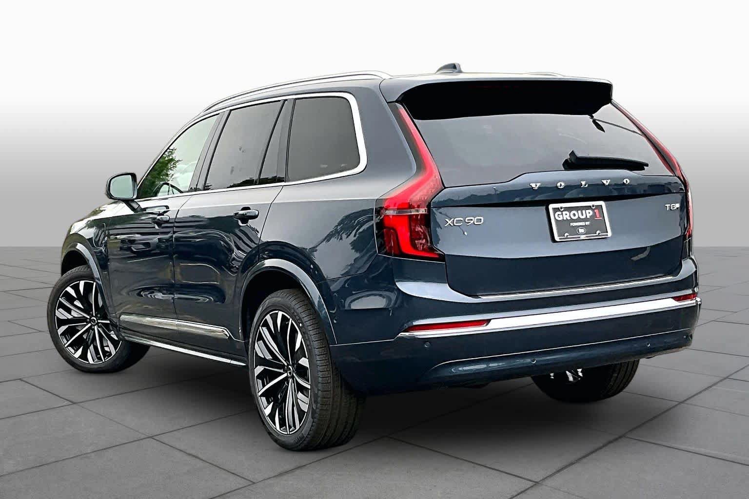 New 2026 Volvo XC90 T8 Plus w/ Protection Package Premier AWD/4WD image 3