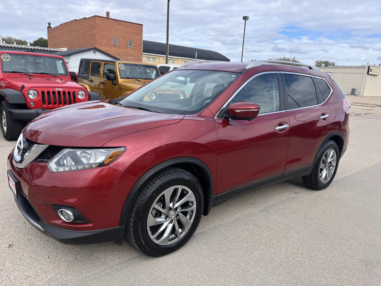 Used 2014 Nissan Rogue SL image 3