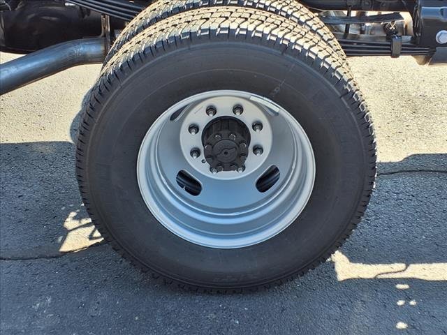 New 2025 Ford F350 XL w/ XL Chrome Package image 9