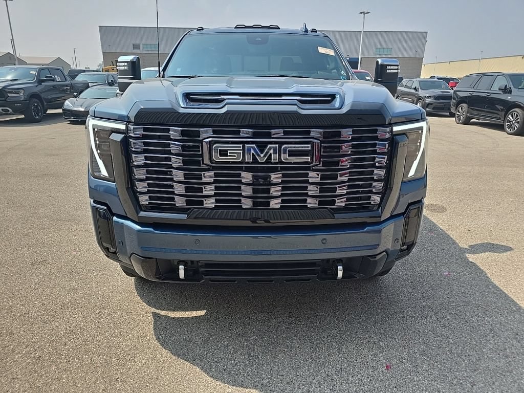 Used 2026 GMC Sierra 2500 Denali Ultimate AWD/4WD image 2