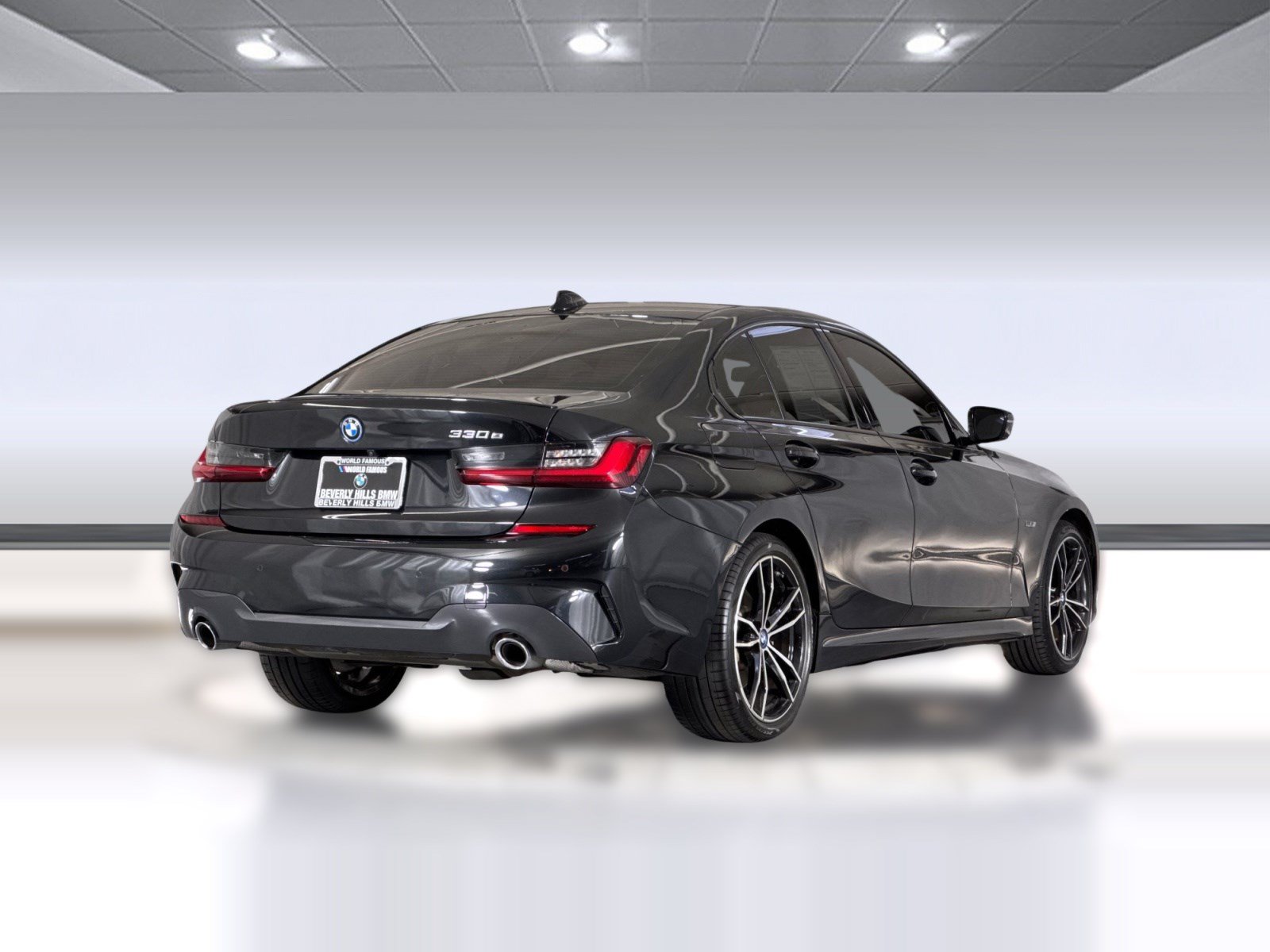 Used 2022 BMW 330e w/ M Sport Package RWD image 8