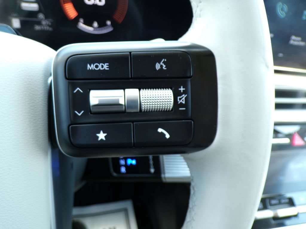 Certified 2025 Hyundai Santa Fe SEL AWD/4WD image 29