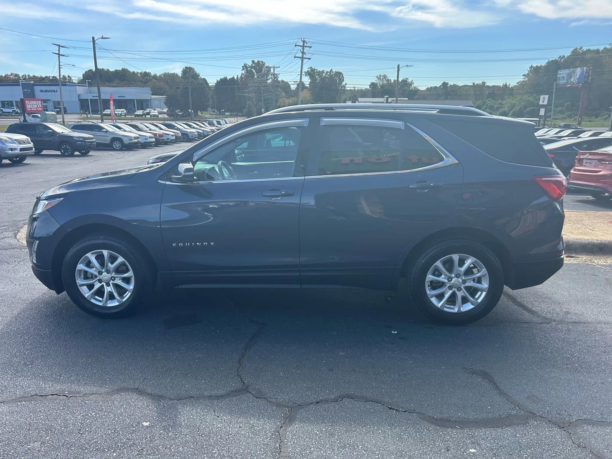 Used 2018 Chevrolet Equinox LT w/ Sun & Infotainment Package image 4