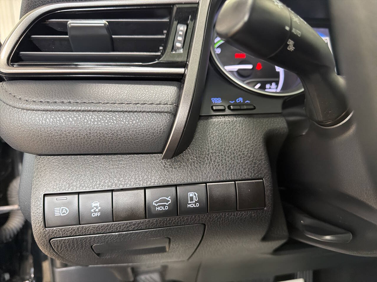 Used 2022 Toyota Camry LE FWD image 17