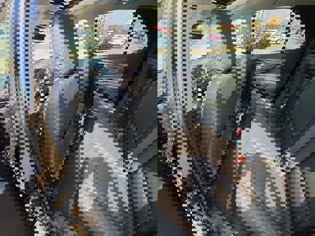 Used 2022 Chevrolet Equinox Premier AWD/4WD image 29