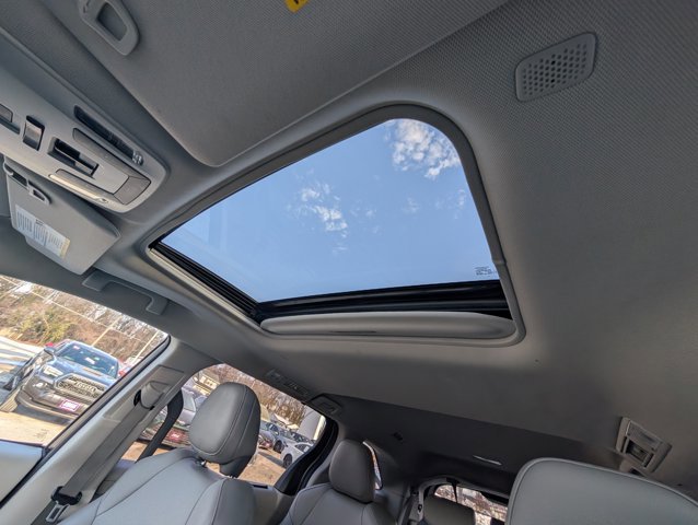 Used 2024 Toyota Sienna XLE image 14