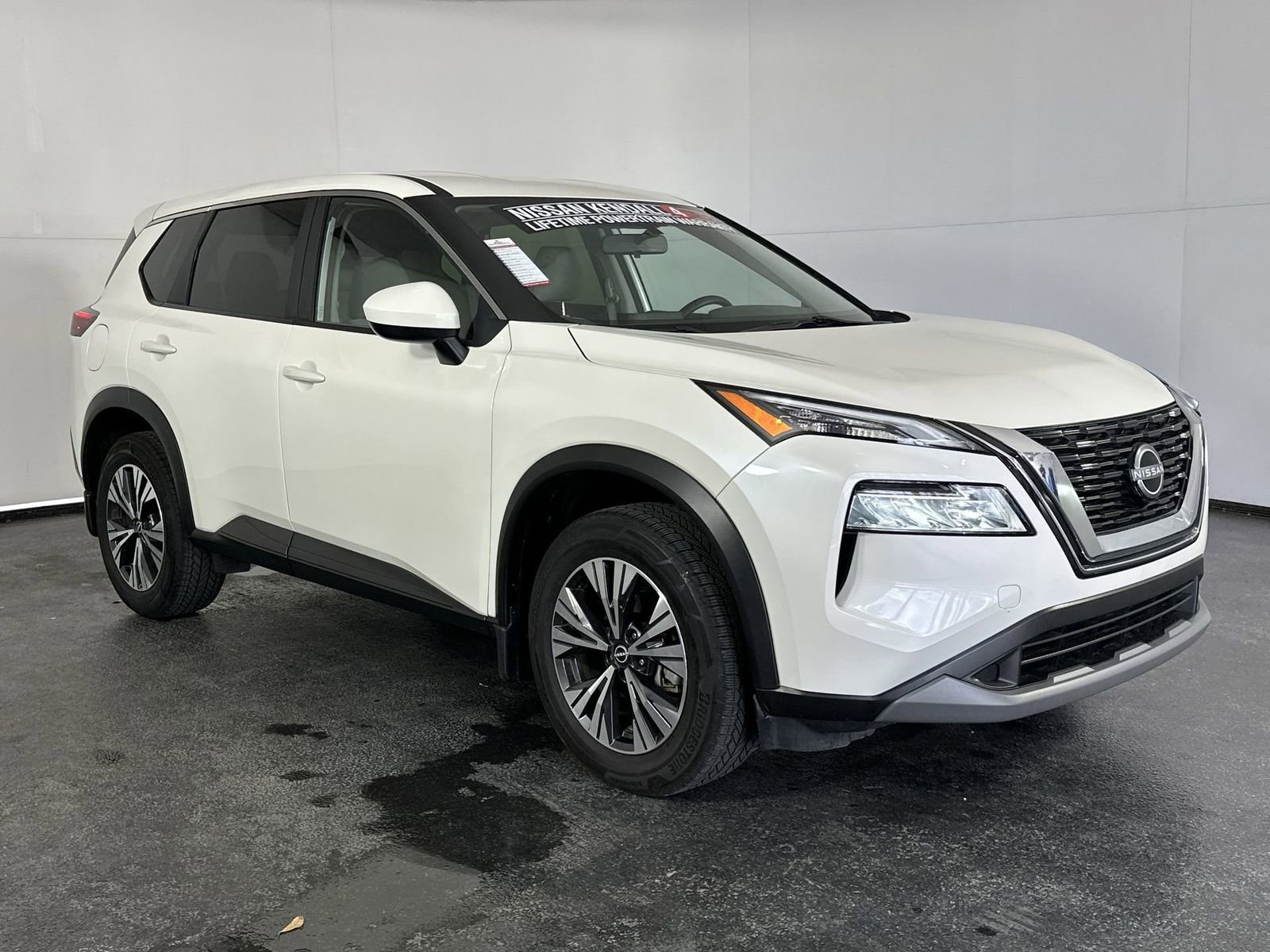 Certified 2023 Nissan Rogue SV image 3