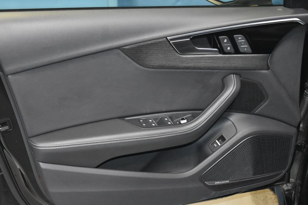 Used 2021 Audi A4 2.0T Premium Plus w/ Premium Plus Package image 4