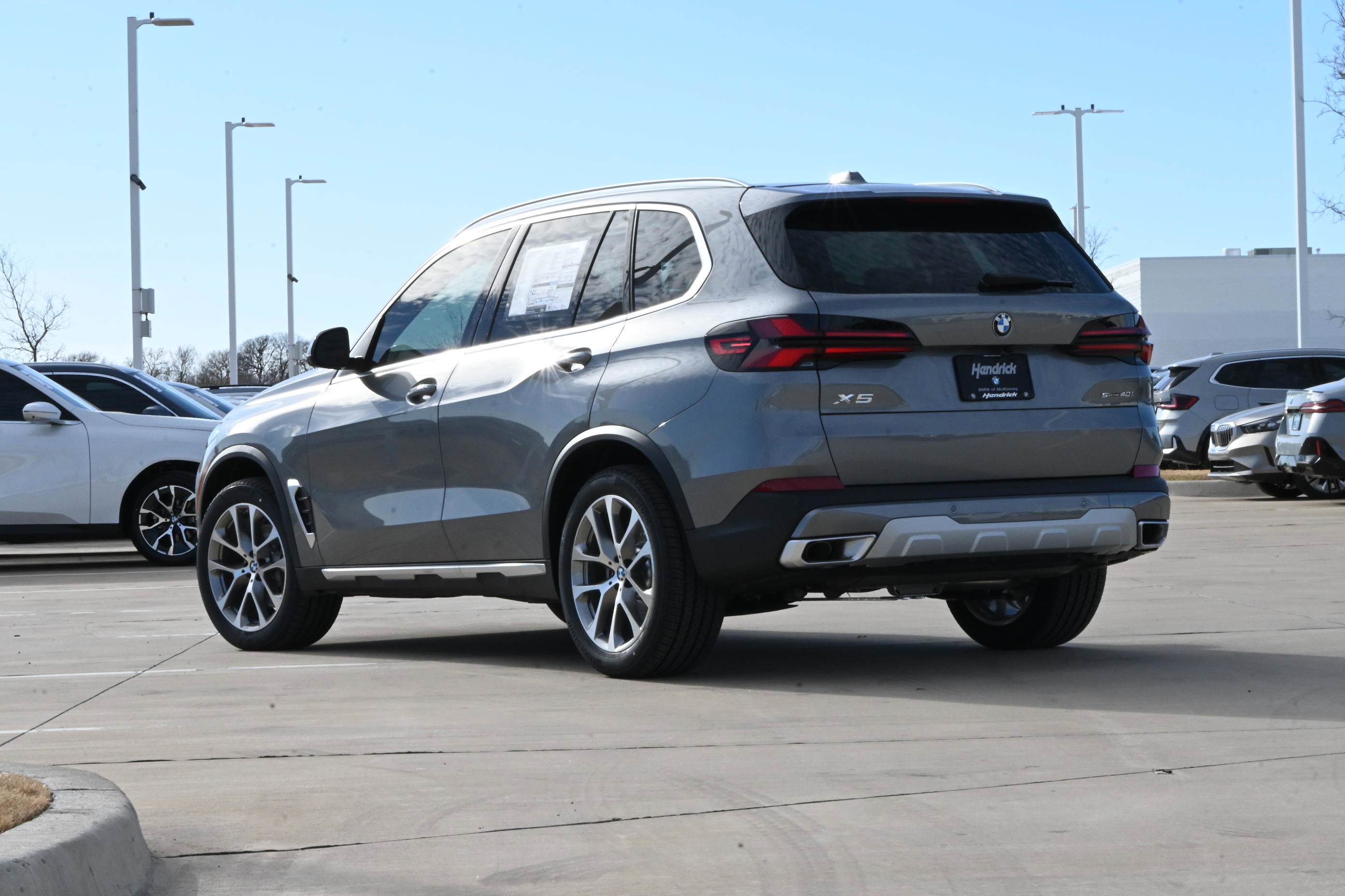 New 2026 BMW X5 sDrive40i image 2