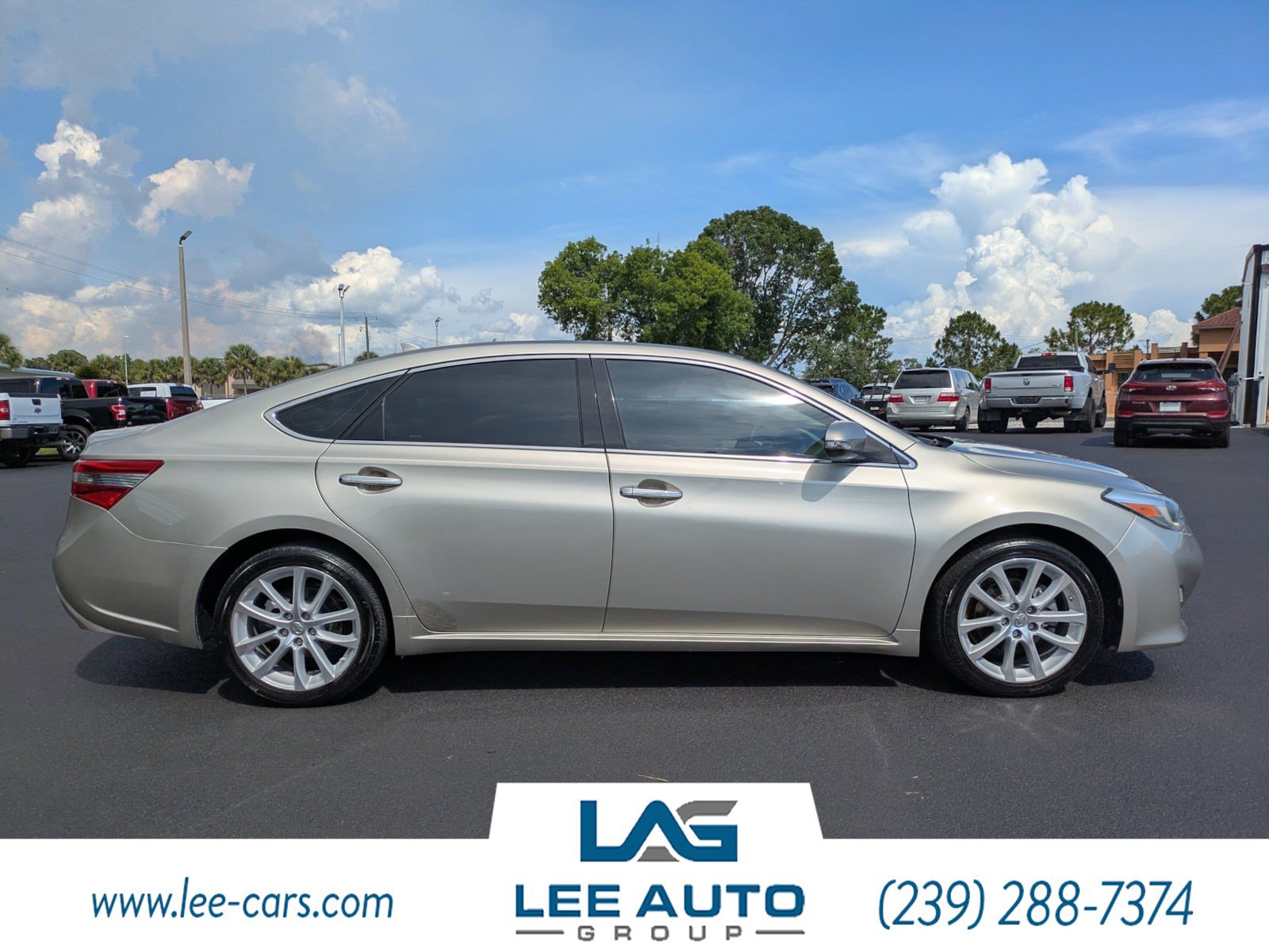 Used 2014 Toyota Avalon Limited FWD image 2