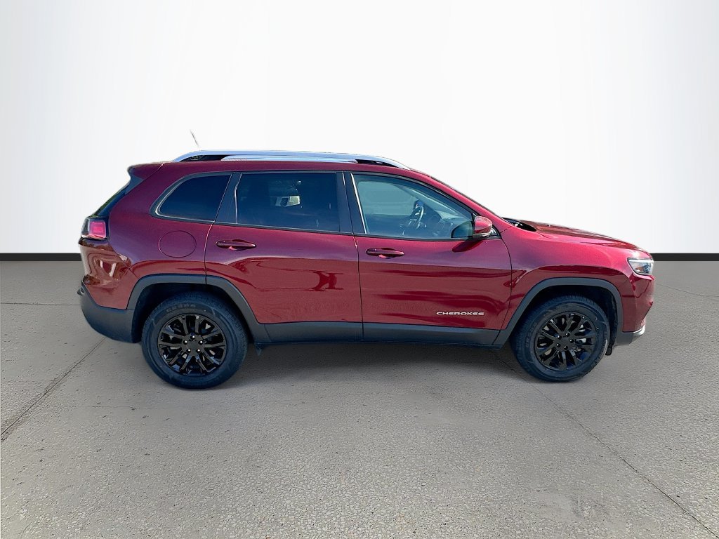 Used 2020 Jeep Cherokee Latitude w/ Cold Weather Group AWD/4WD image 8