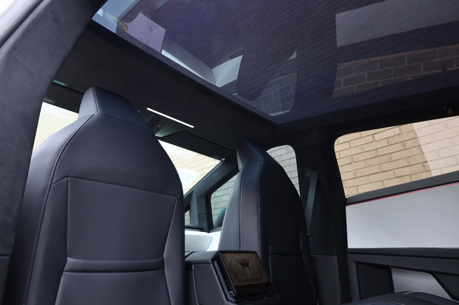 Used 2024 Tesla Cybertruck AWD Crew Cab image 22