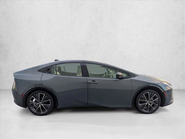Used 2025 Toyota Prius XLE FWD image 4