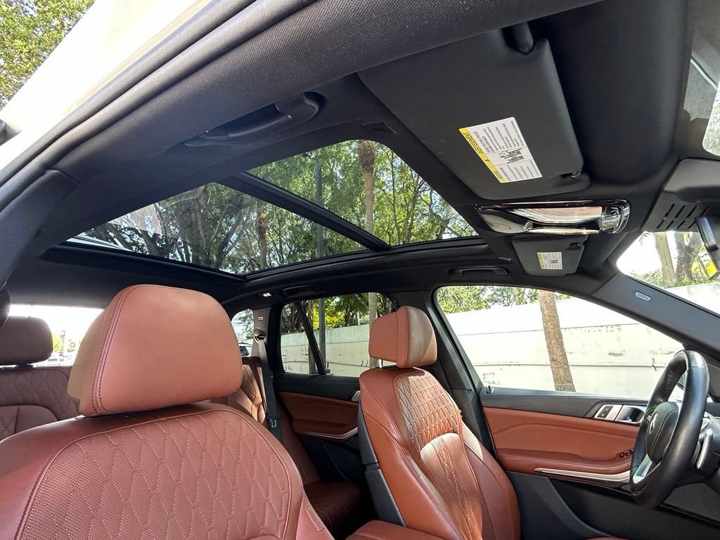 Used 2025 BMW X5 xDrive50e AWD/4WD image 33