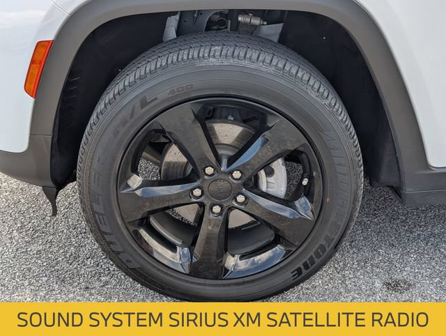 Certified 2023 Jeep Grand Cherokee Altitude AWD/4WD image 11
