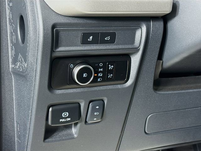 Used 2024 Ford Expedition Max XLT image 10