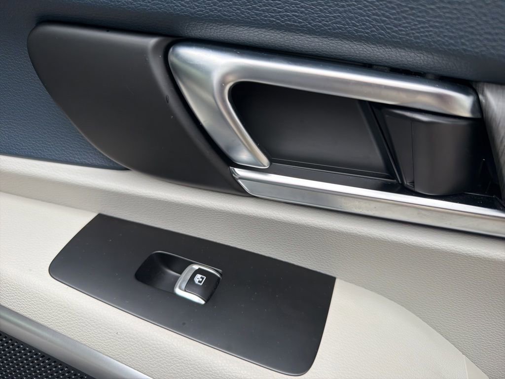 Used 2024 Kia Telluride EX w/ EX Captain's Chair Package image 31