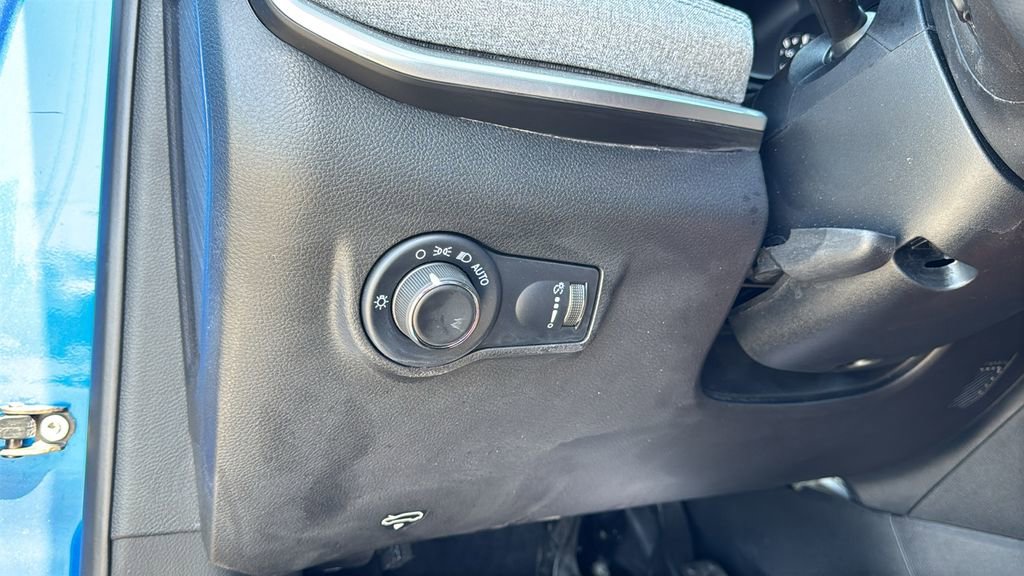 Used 2024 Jeep Compass Sport image 27