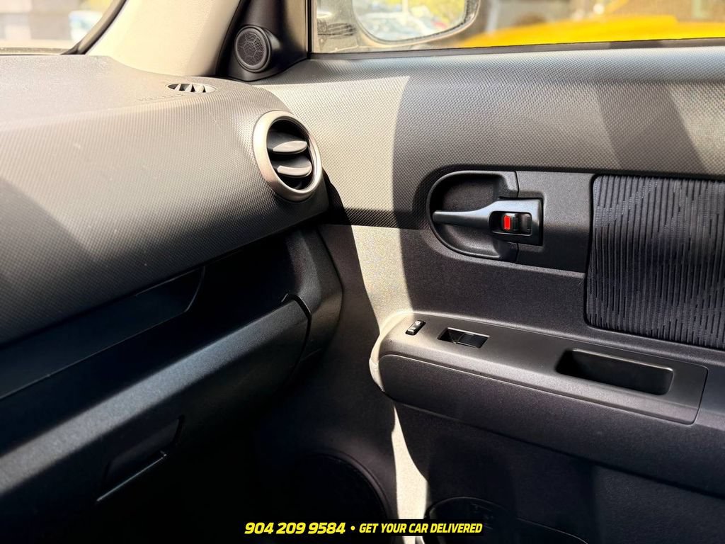 Used 2012 Scion xB FWD image 16