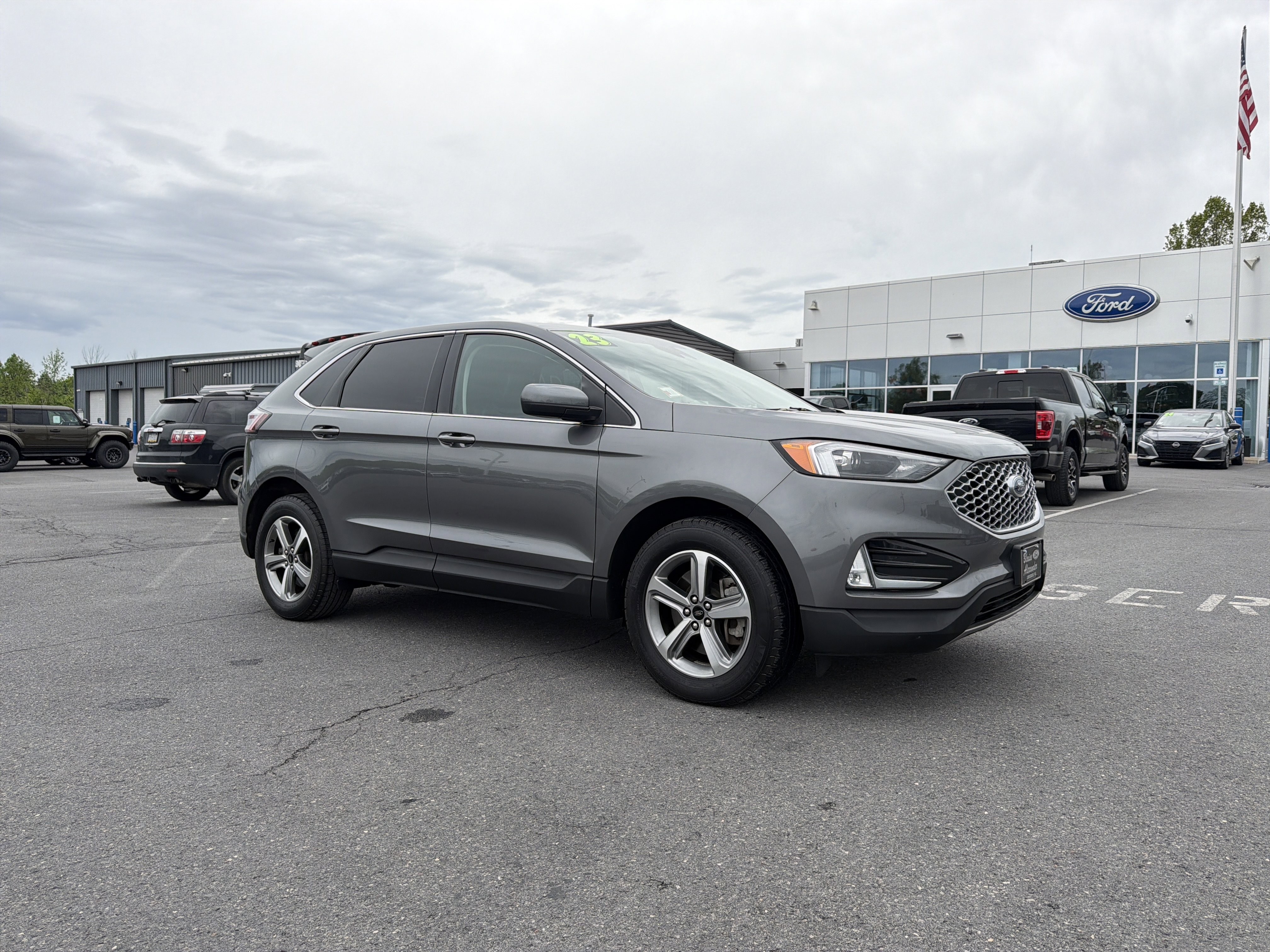 Used 2023 Ford Edge SEL w/ Convenience Package AWD/4WD image 1