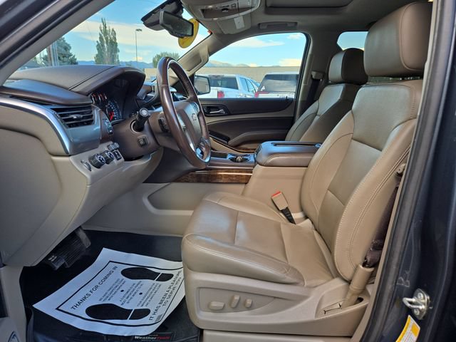 Used 2019 Chevrolet Suburban LT w/ Luxury Package AWD/4WD image 2